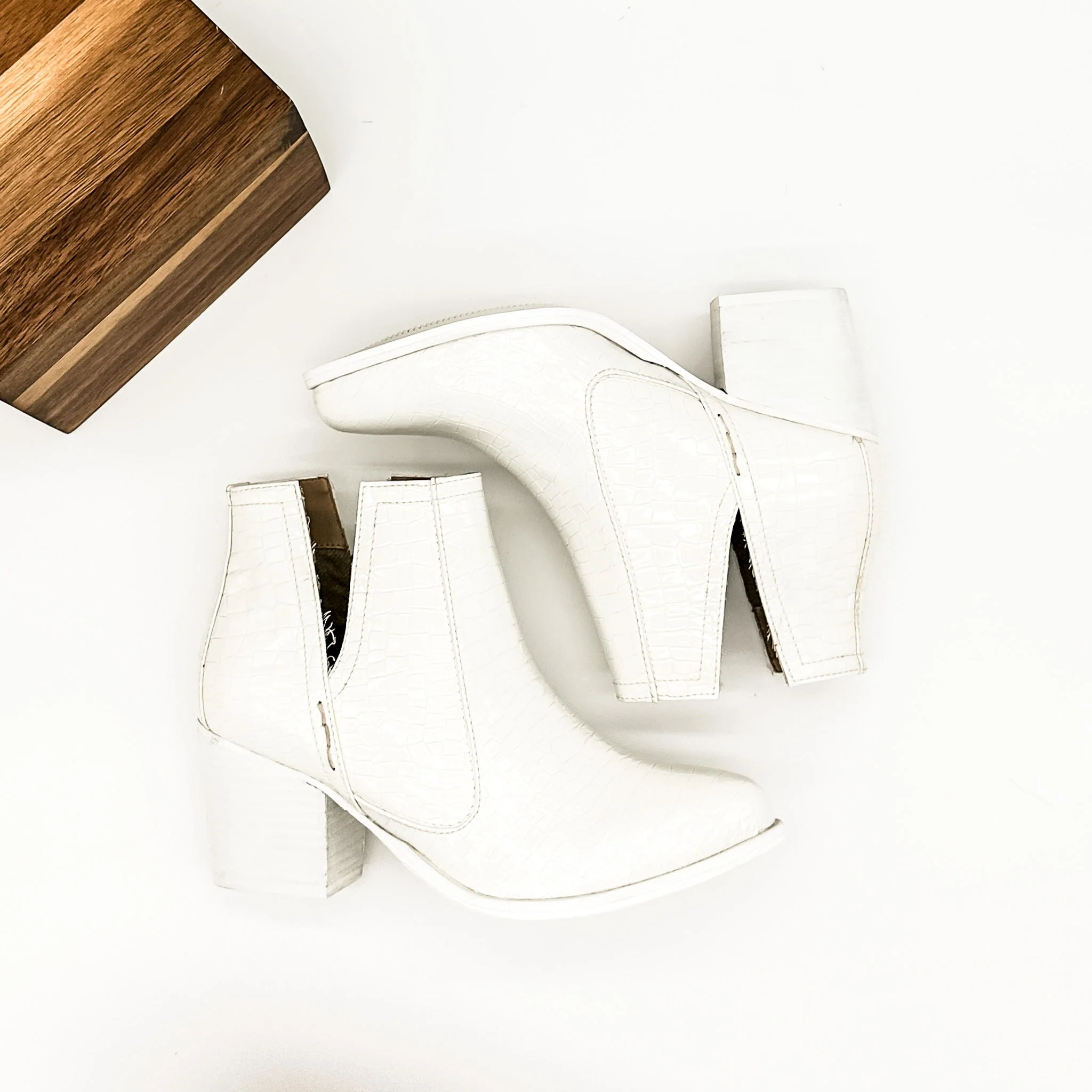 Marion | Ankle boots in white crocodile leather - Image 17