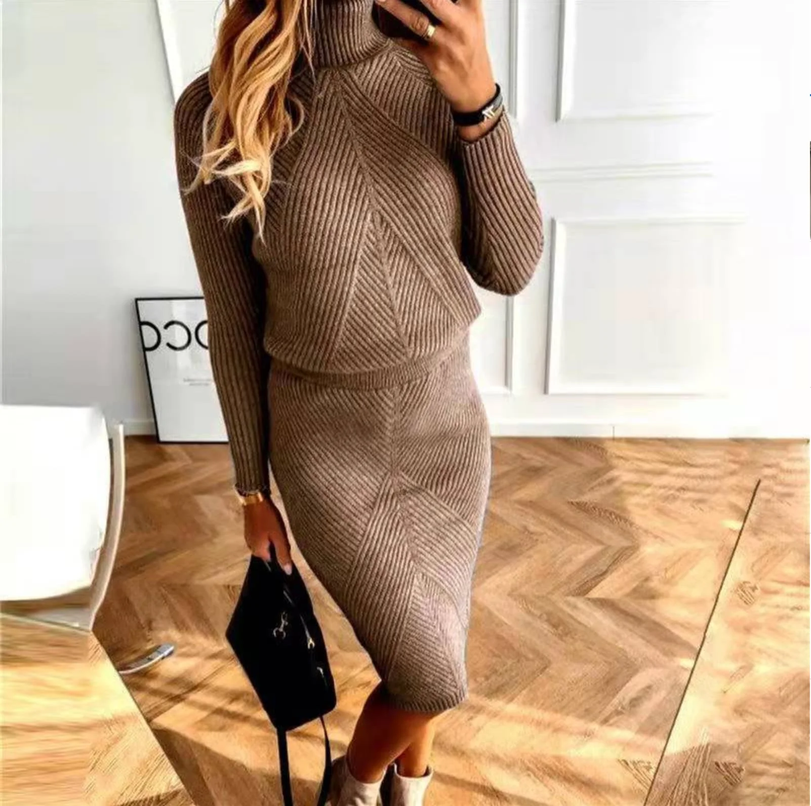 Marta | Casual and fashionable winter dress - Image 9