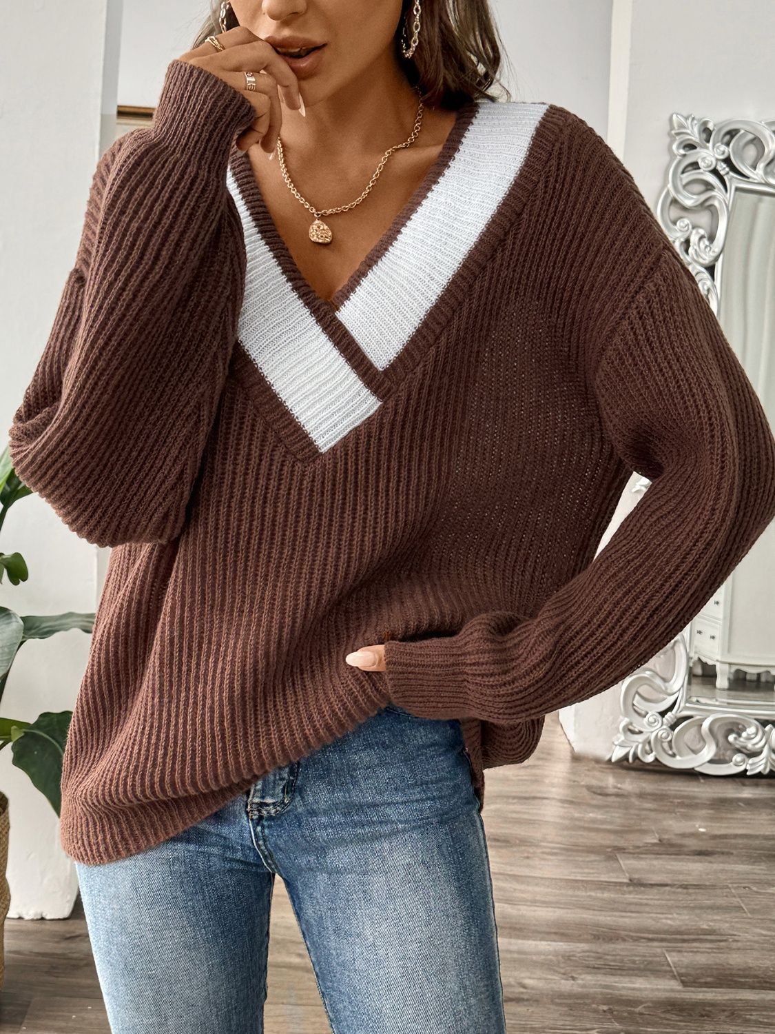 Martina | Contrasting colored sweater with long sleeves and dropped shoulders - Image 3