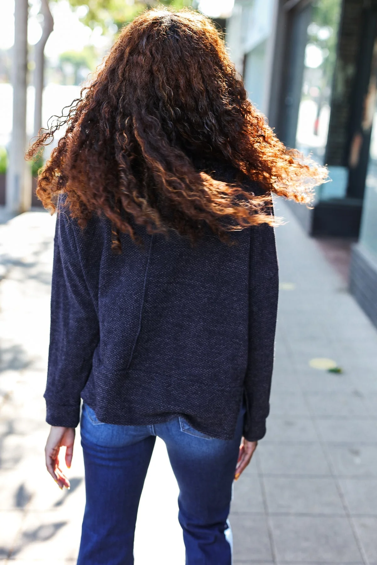 Martina | Easy Living Charcoal textured knit sweater with a notched neckline and oversized collar - Image 10