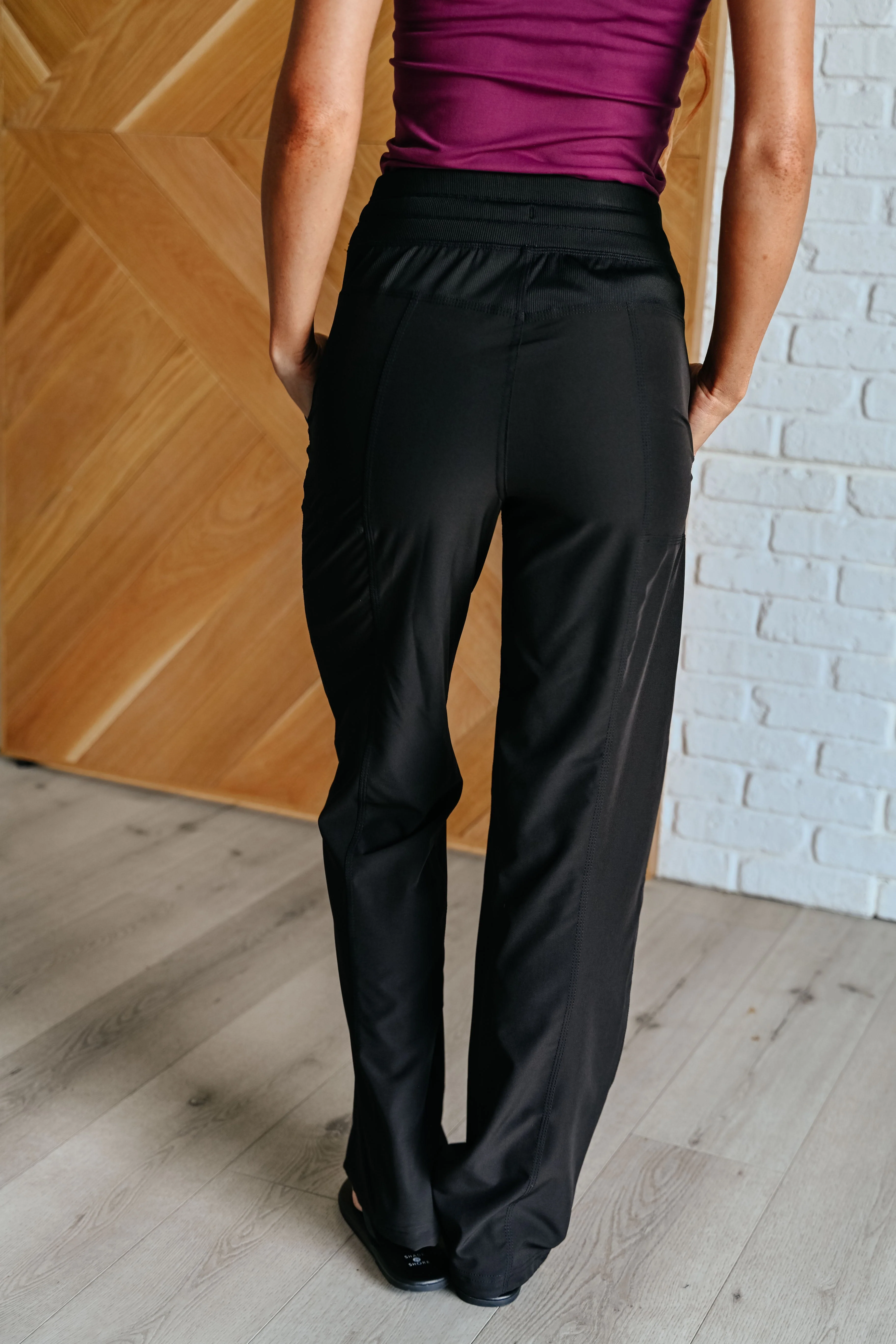 Mia | Runner's high drawstring jogging pants in black - Image 10