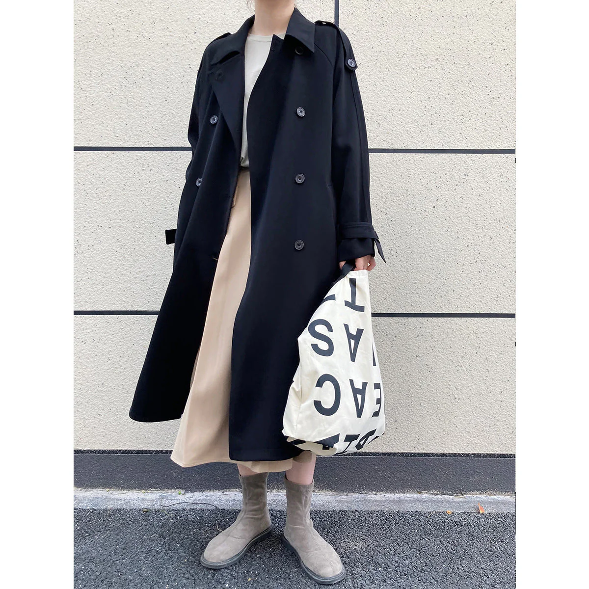 Mia | Oversized trench coat for women - Image 3