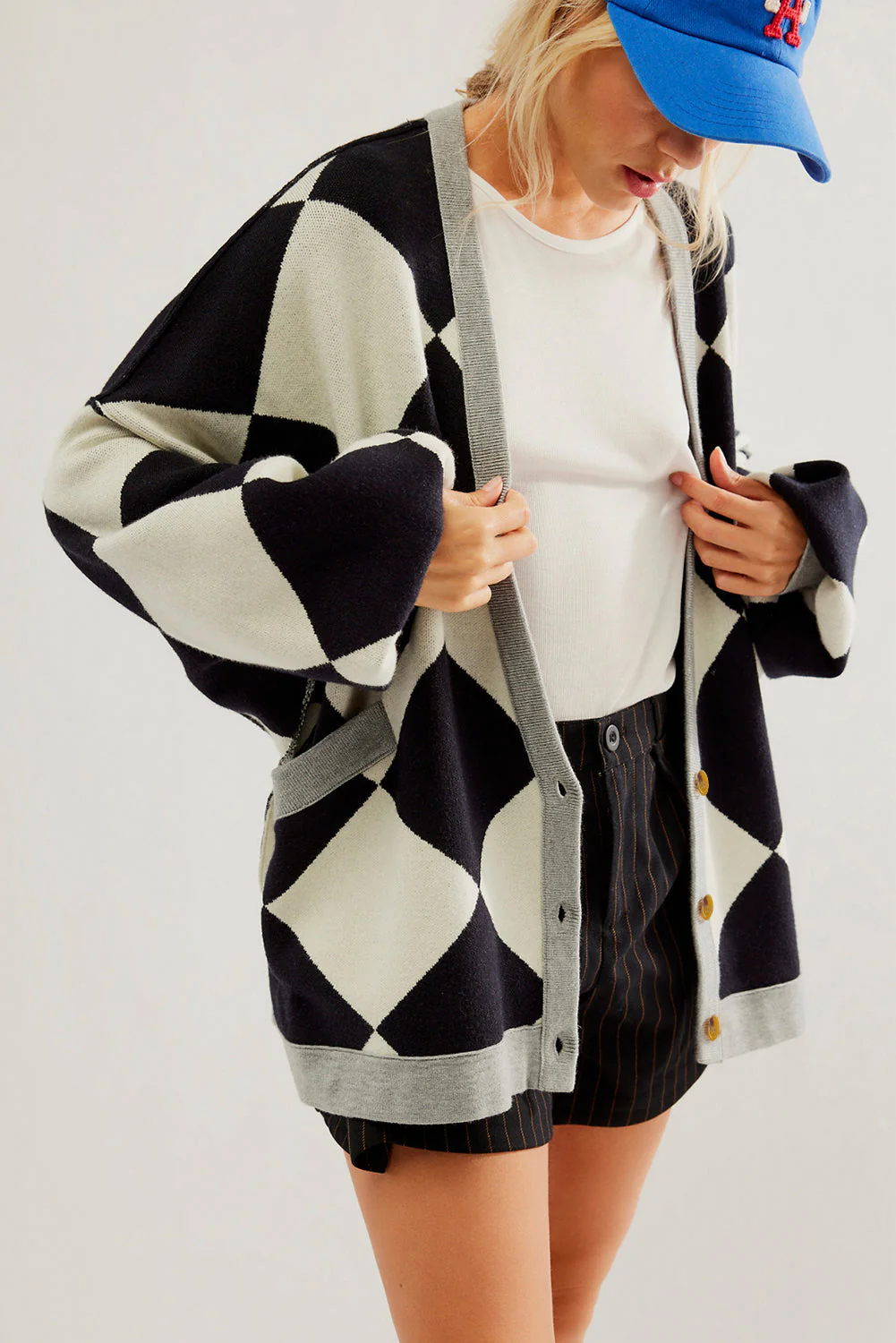 Monica| Casual and fashionable winter cardigan - Image 4