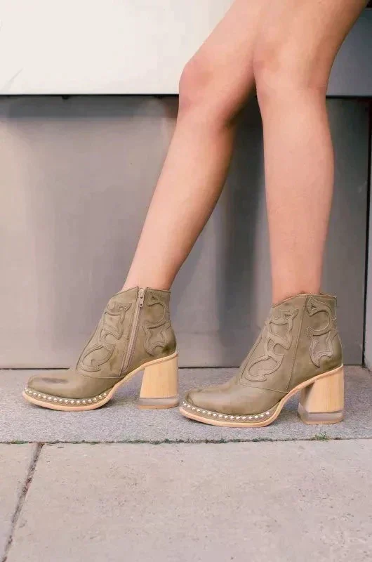 Olga | Durable orthopedic boots - Image 4