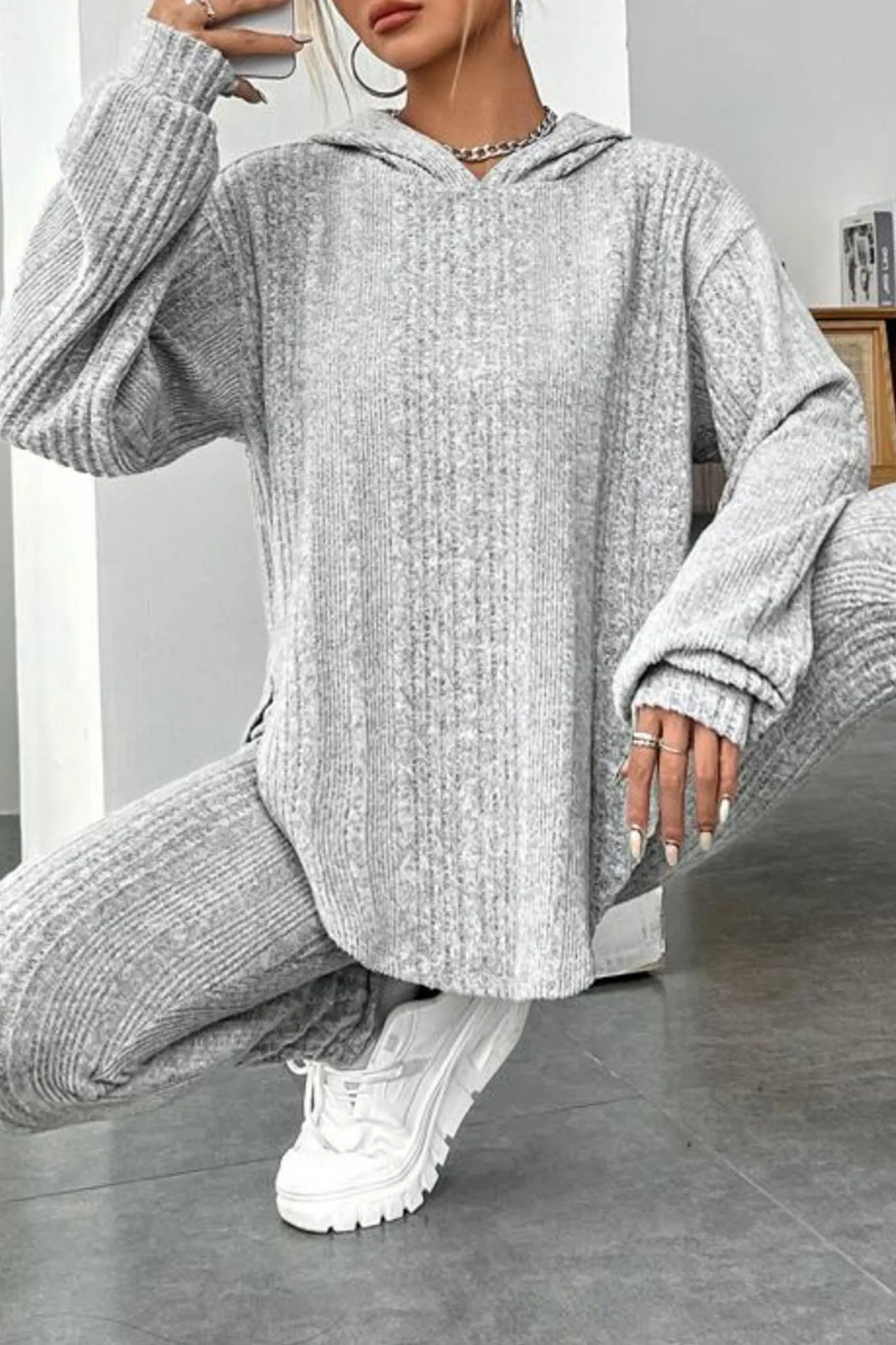 Olga | Hoodie leggings set with a ribbed vent and curved hem - Image 15