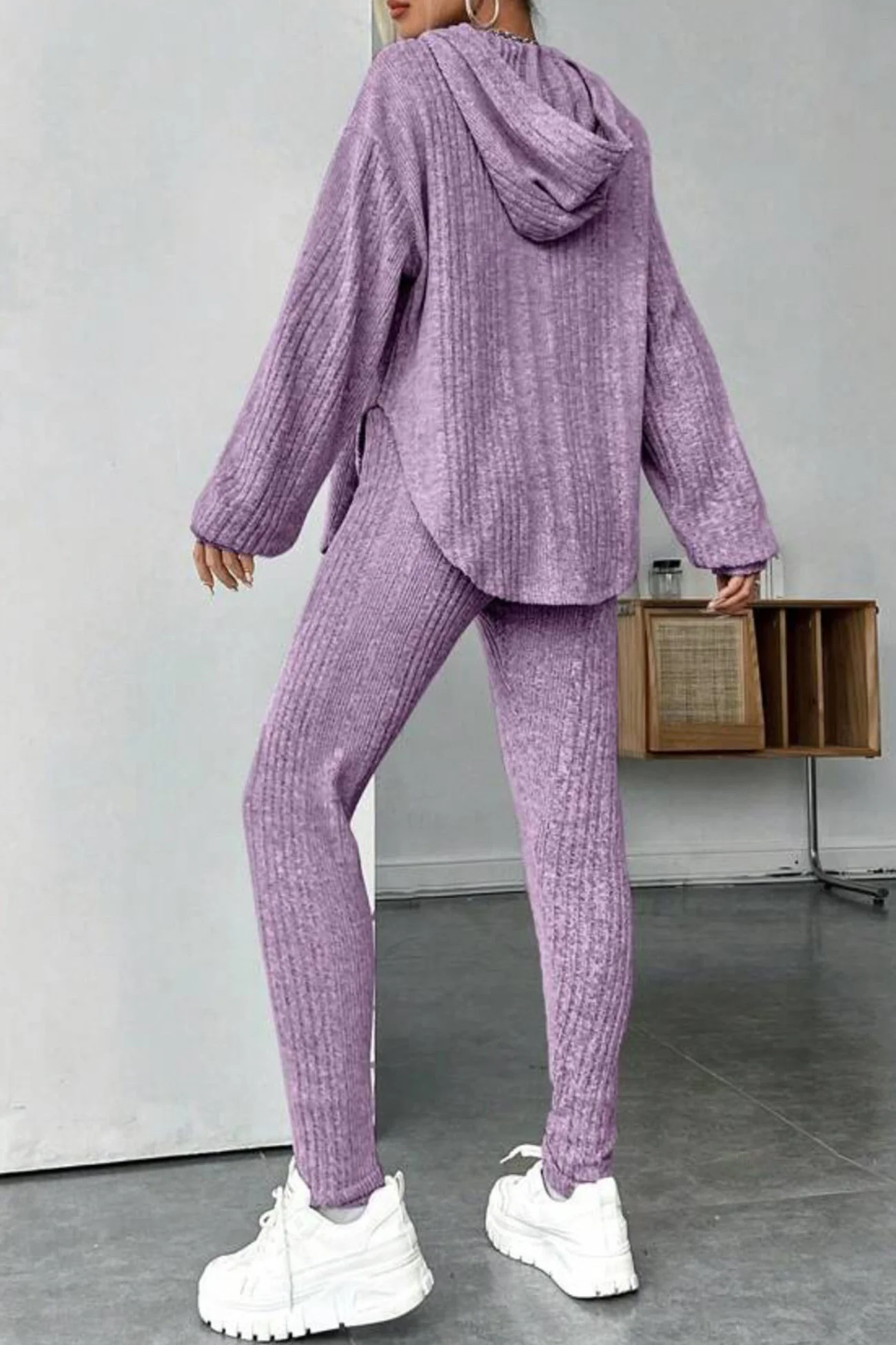 Olga | Hoodie leggings set with a ribbed vent and curved hem - Image 2