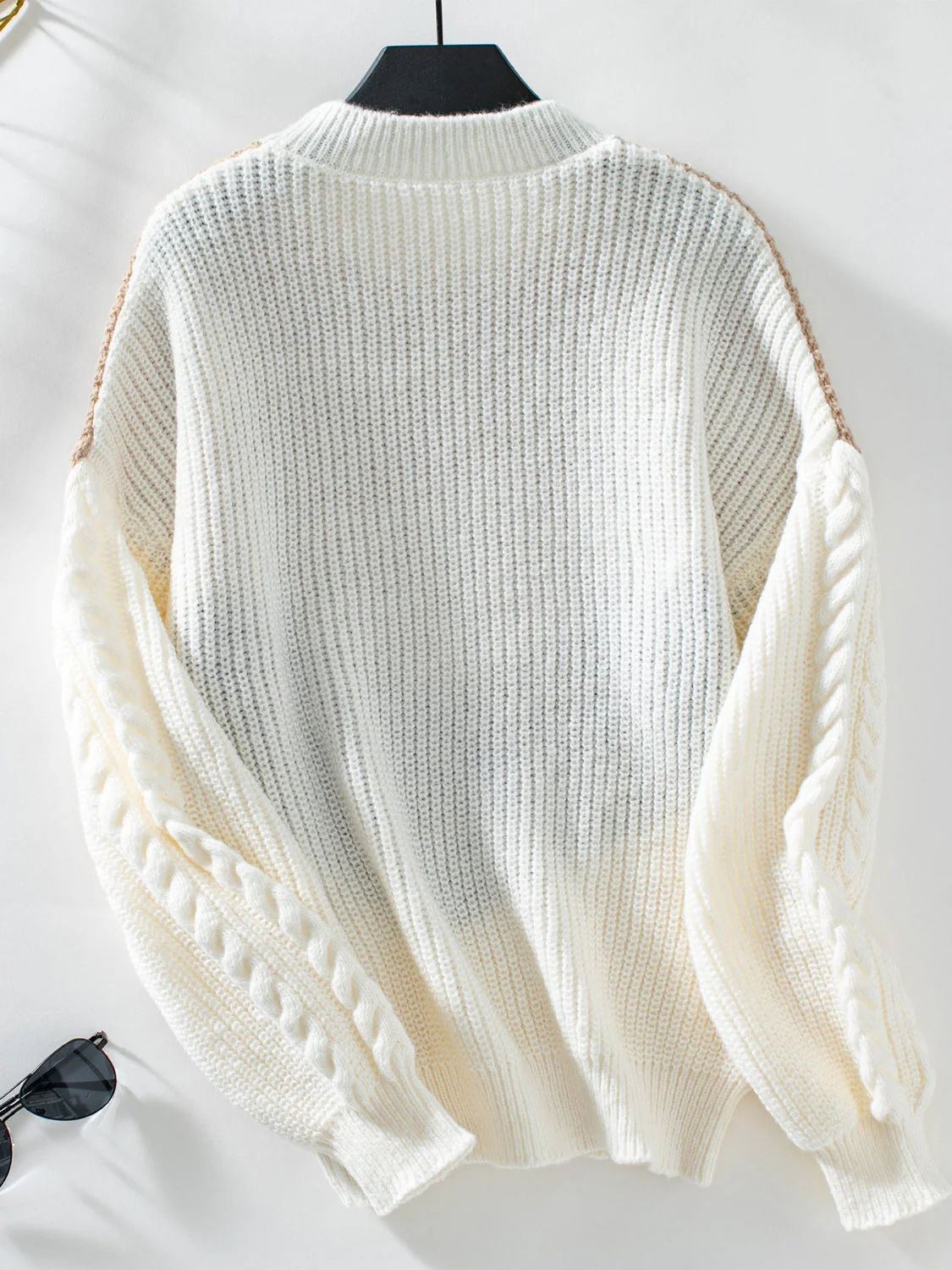 Paula | Contrasting long-sleeved sweater with a crew neck - Image 8