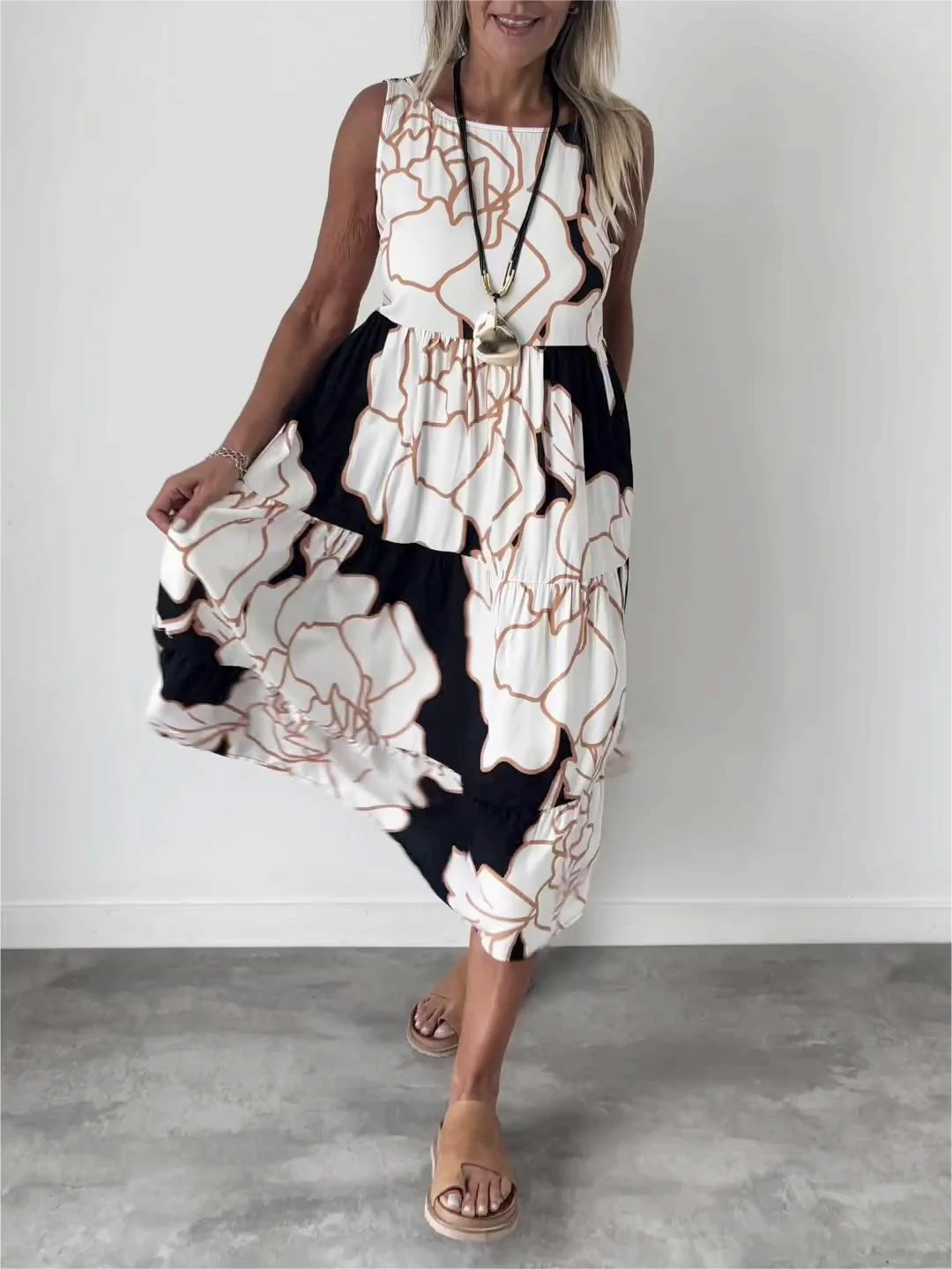Piper® | Elegant Dress With Floral Print - Image 4