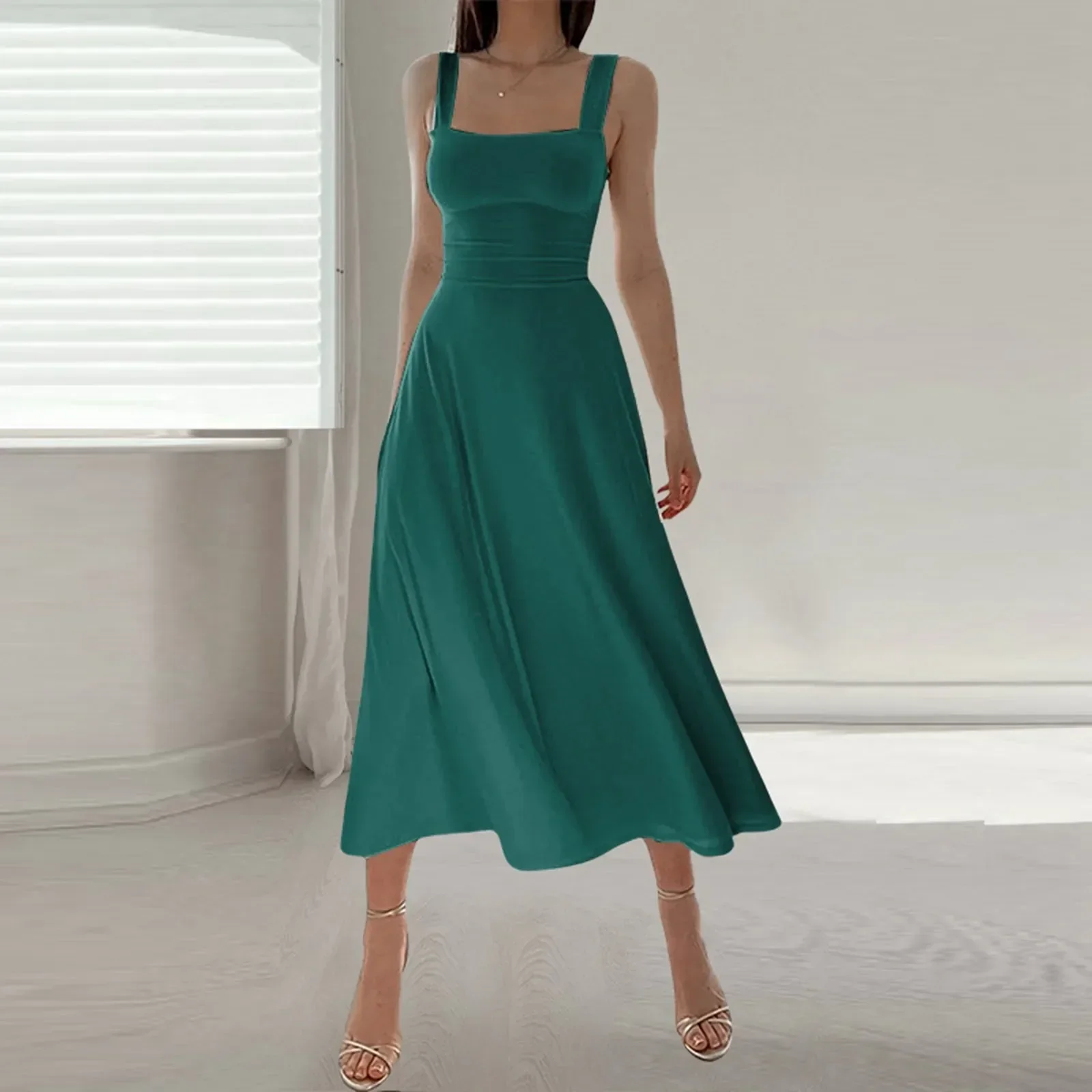 Querida® | Elegant Dress With Square Neckline - Image 10