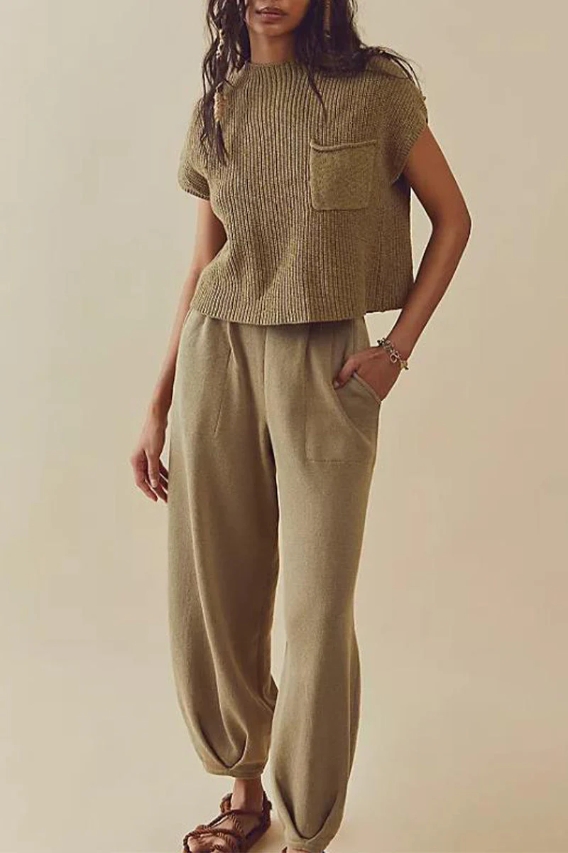 Ramona | Casual simplicity, solid pocket, O-neck, two-piece