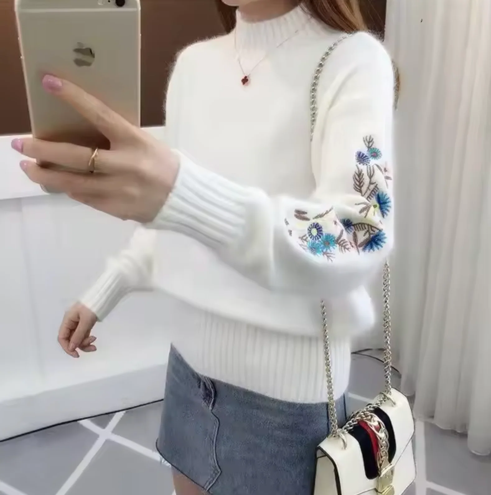Ramona | Knitted sweater with floral embroidery - Image 2