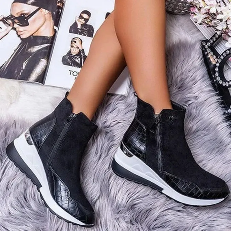 Rebecca | Women's ankle boots with a wedge heel and thick sole - Image 2