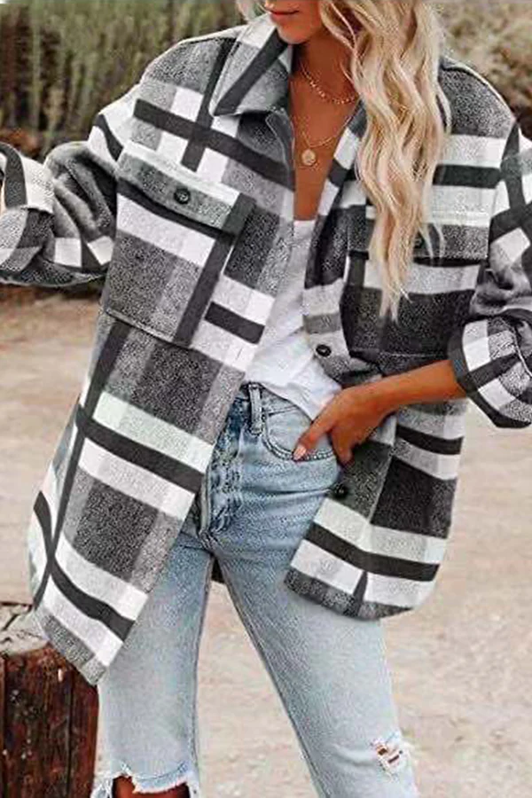 Regina | Casual outerwear with a checked turn-down collar and pocket buckle - Image 4