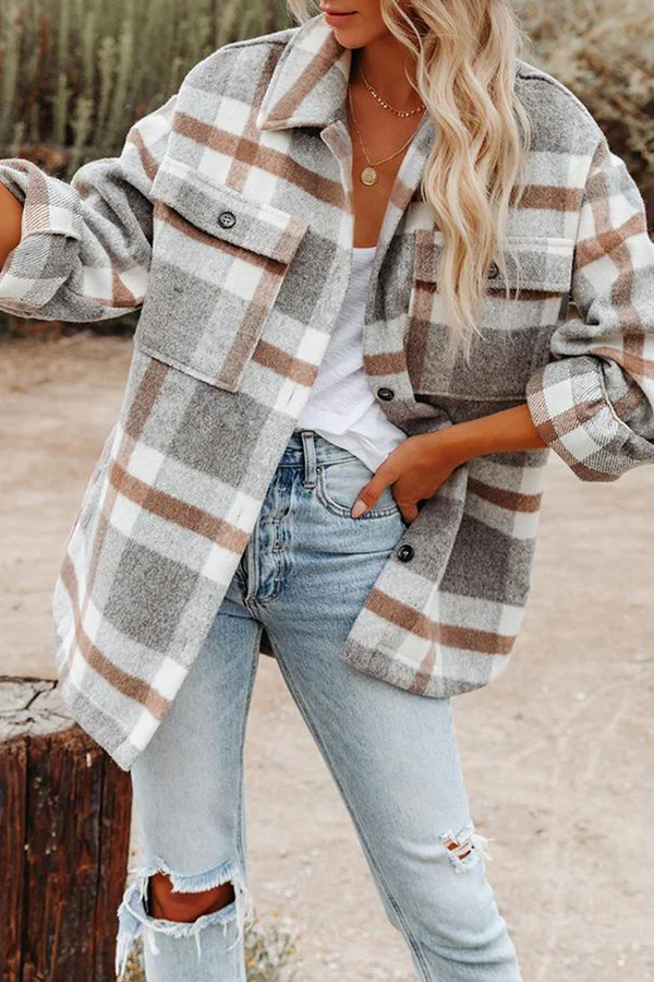 Regina | Casual outerwear with a checked turn-down collar and pocket buckle - Image 9