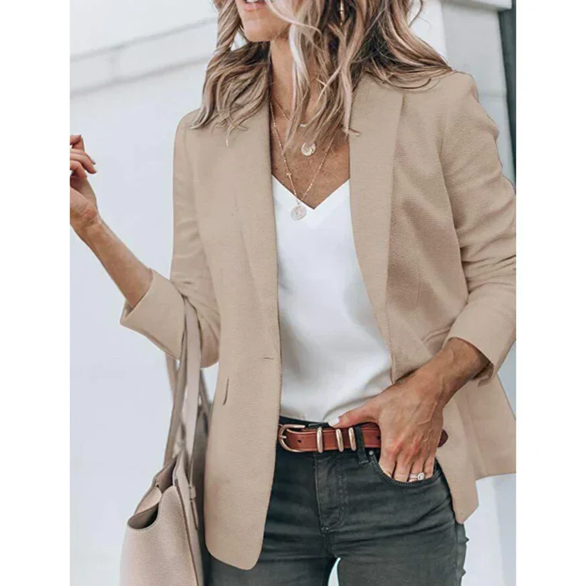 Reina | Modern and fashionable winter clothing item - Image 9