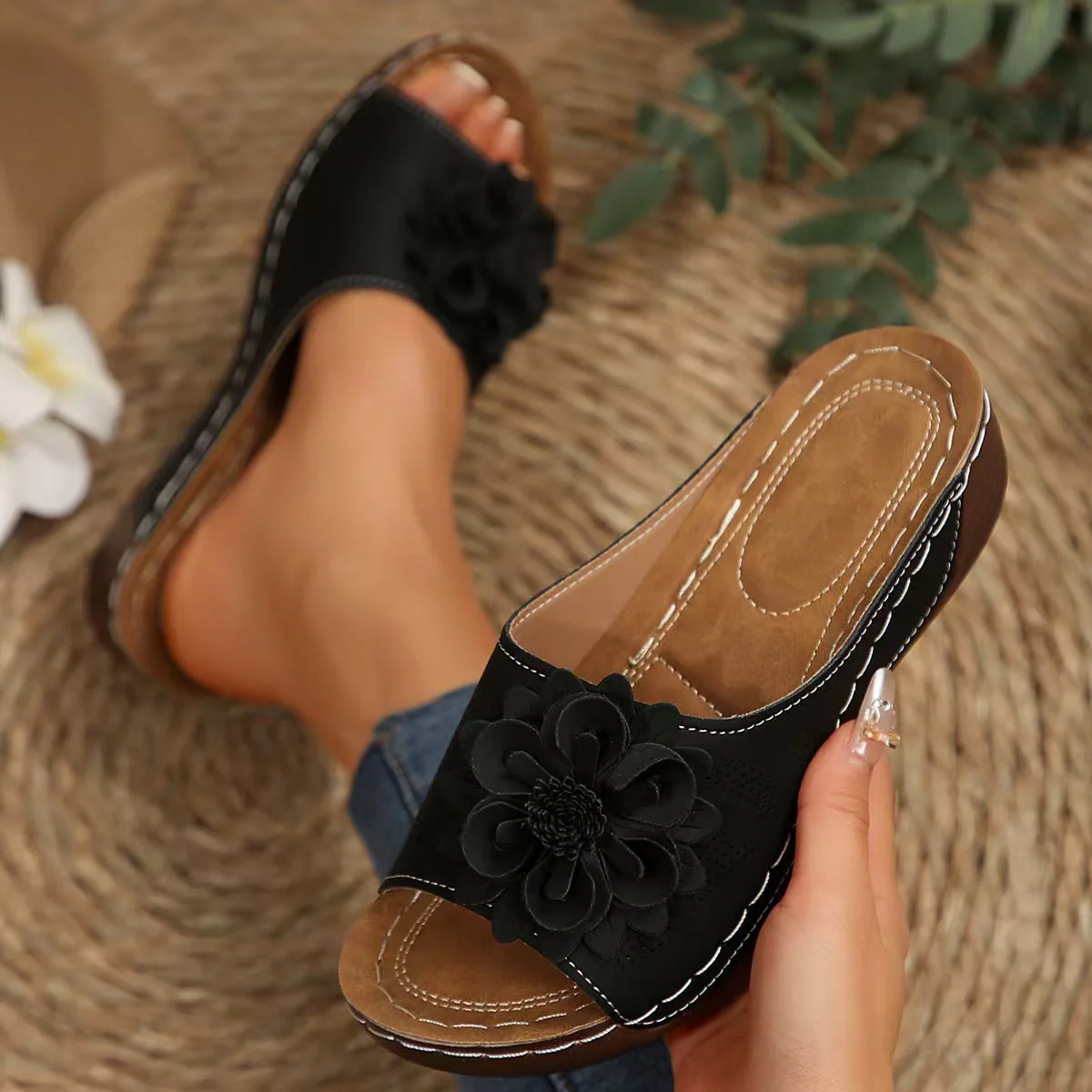 Reina® | Women'S Floral Slide Sandals - Image 3