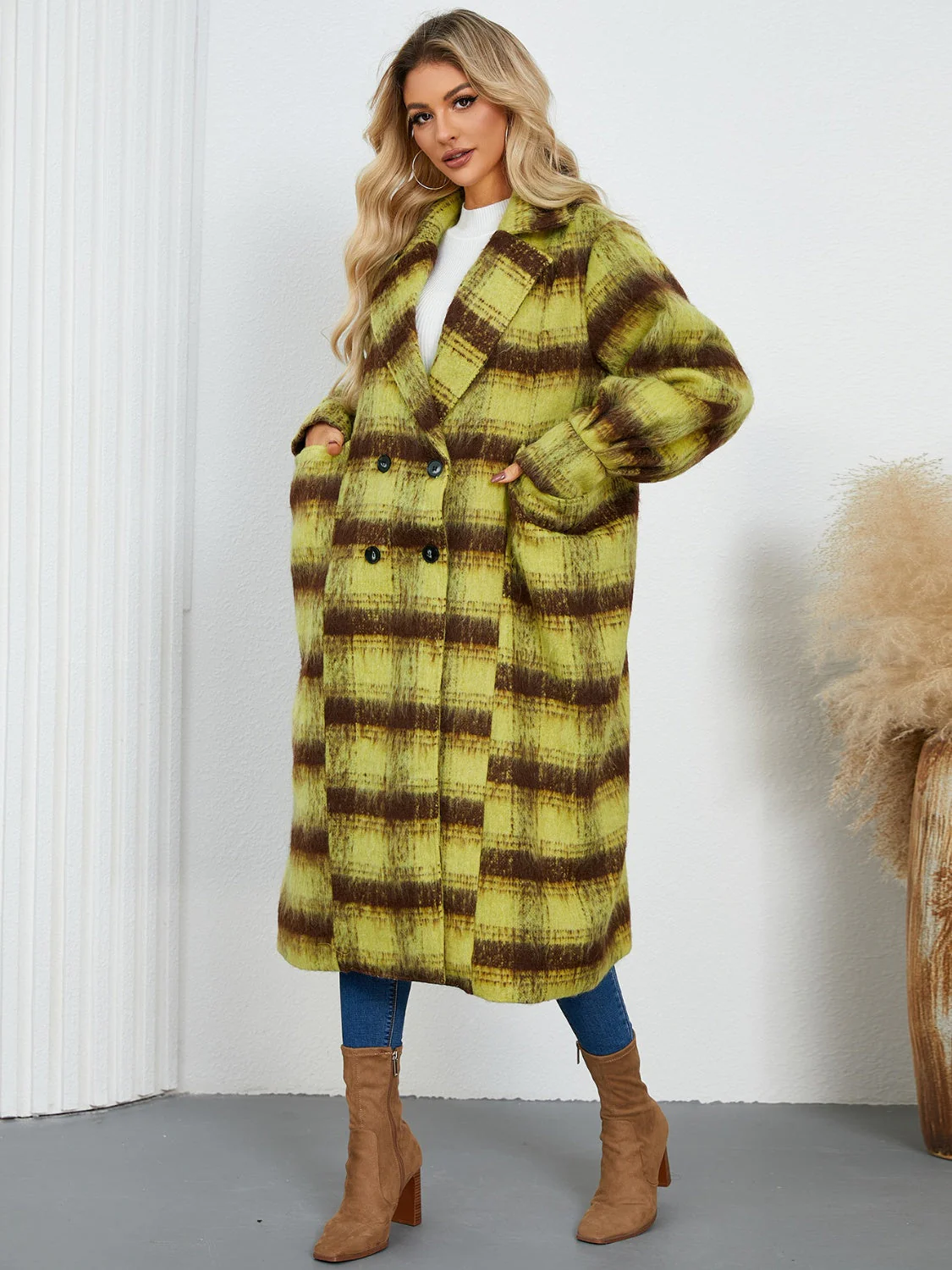Rocio | Contrasting double breasted long sleeve coat - Image 2