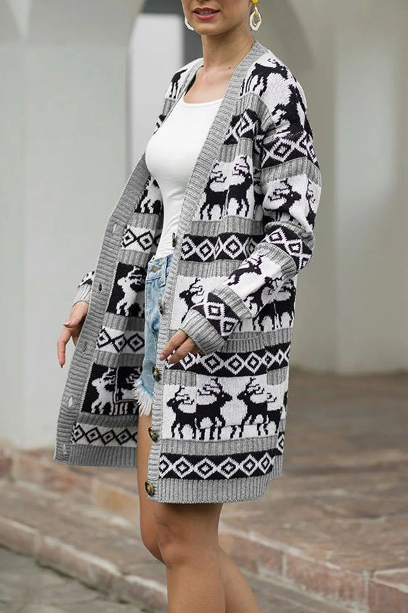 Rosanna | Mid-length cardigan with a Christmas snowflake deer pattern - Image 3