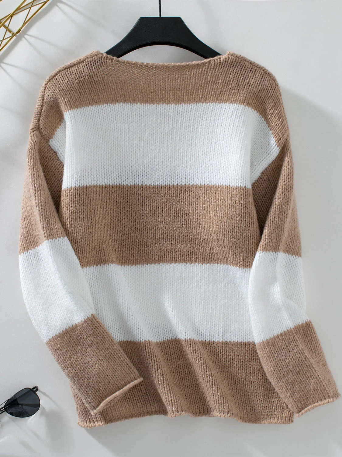 Rosario | Long sleeve color block V-neck sweater - Image 7