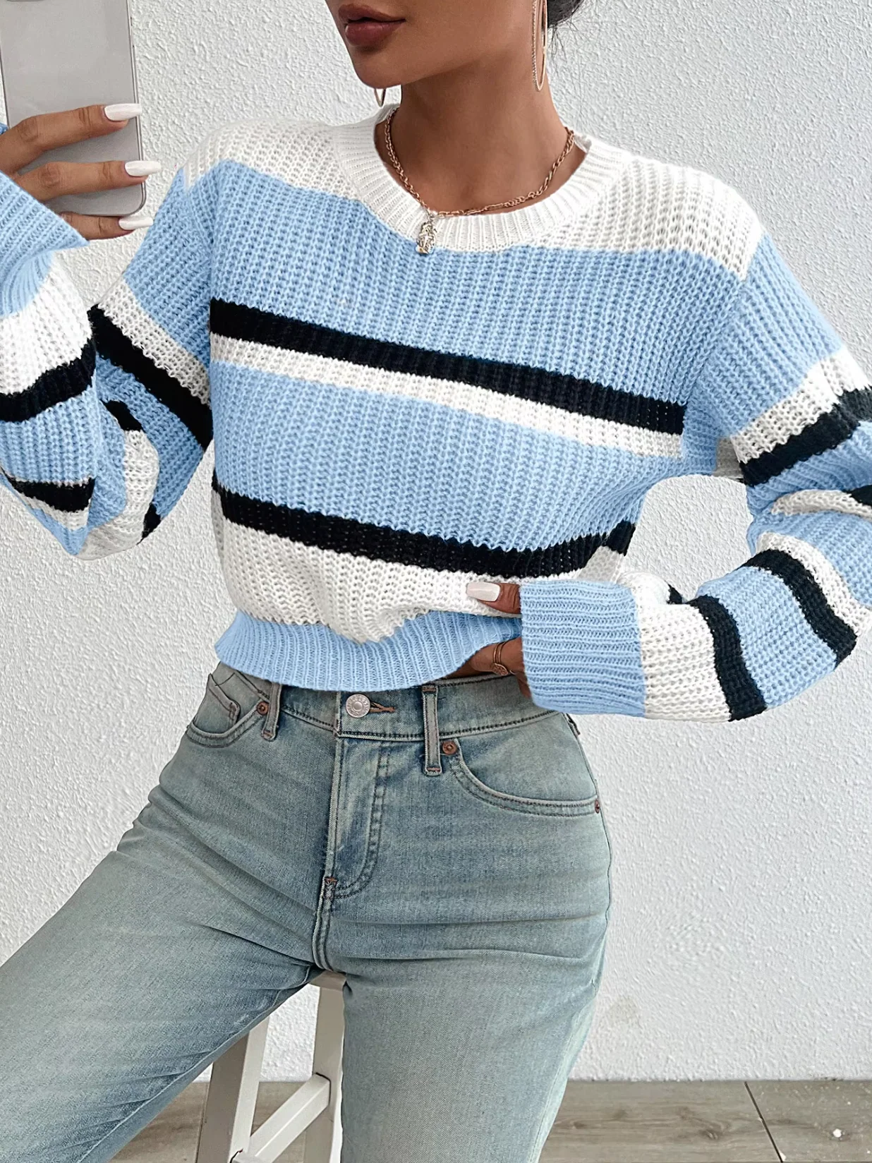 Sabina | Short knitted sweater - Image 2