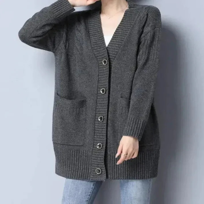 Samanta | Fashionable and effortless winter cardigan - Image 8