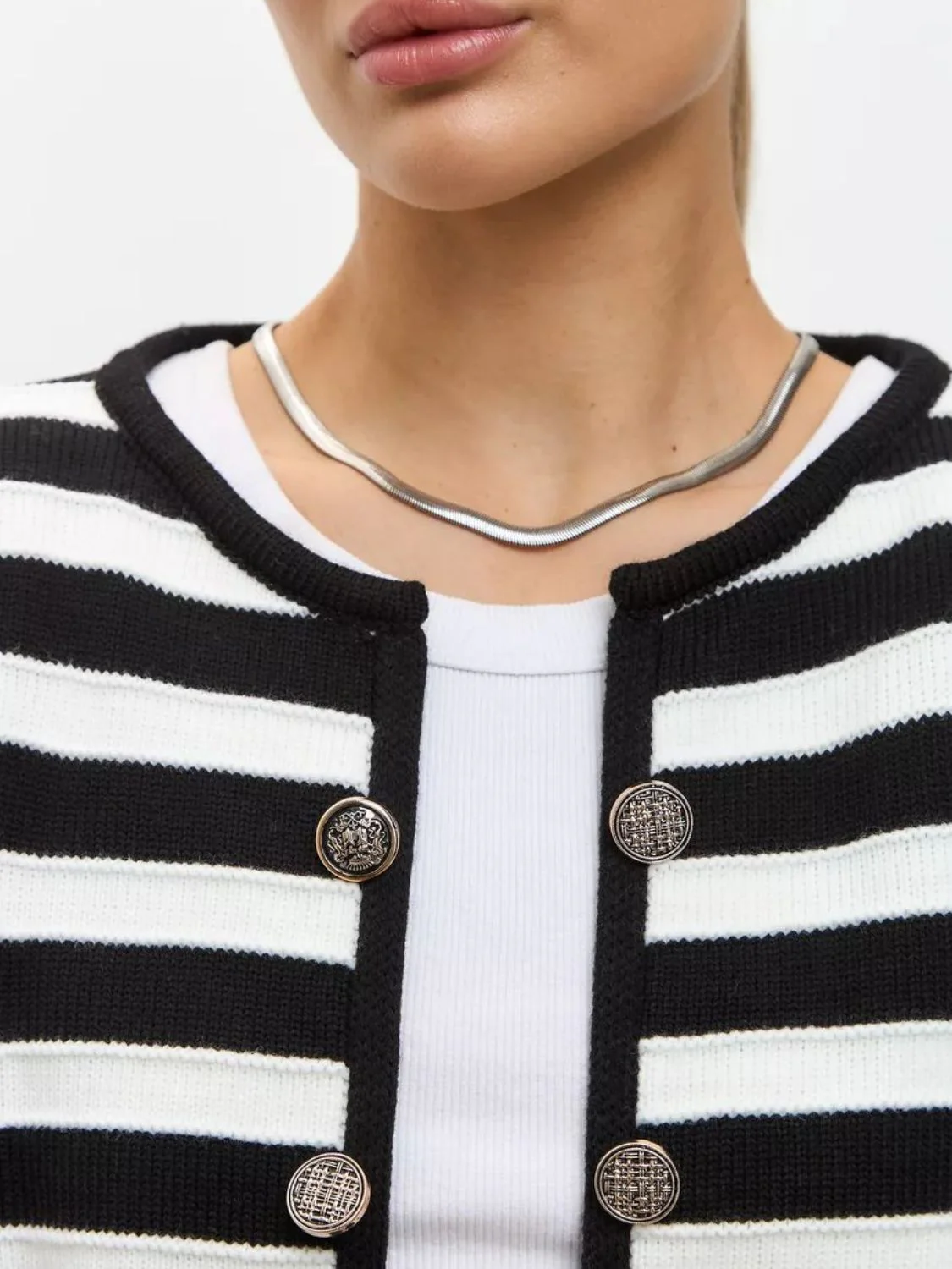 Samantha | Striped, long-sleeved cardigan with dropped shoulders - Image 4