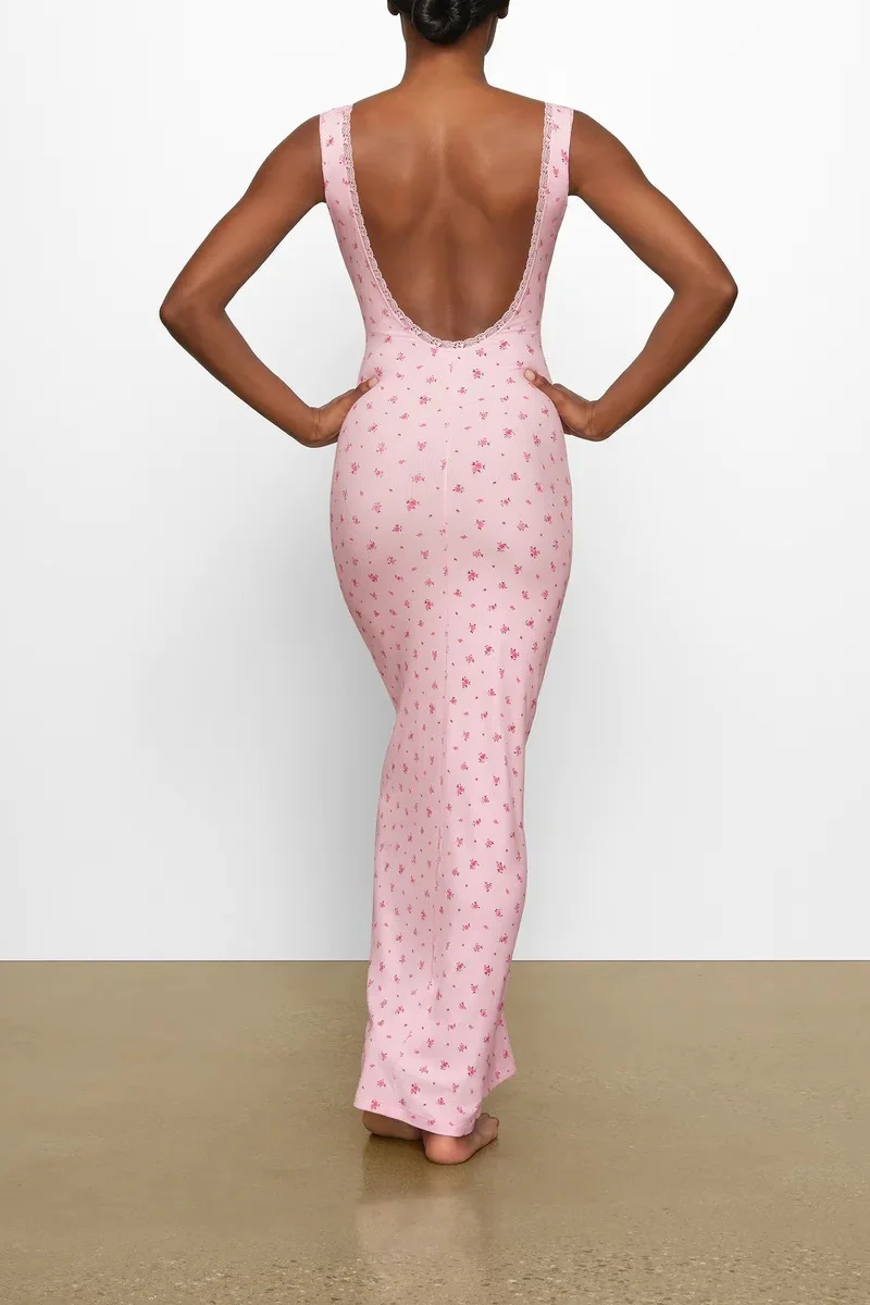 Sara® | Cherry Red Backless Maxi Dress With Floral Print - Image 2