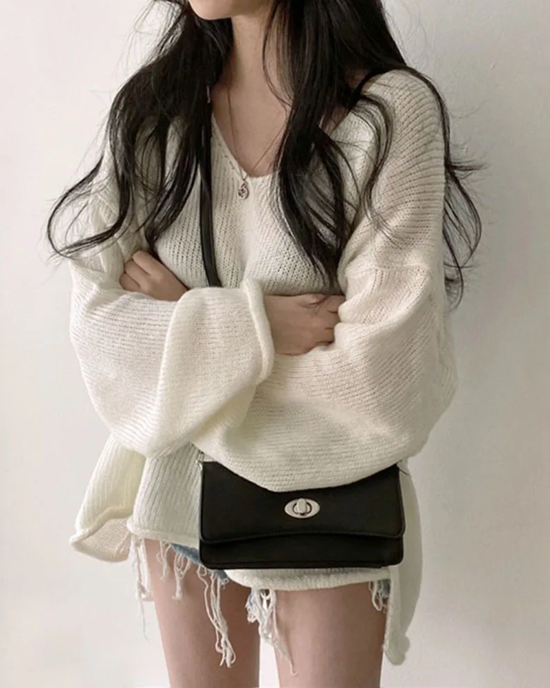 Silvia | Retro sweater with a loose V-neck - Image 2