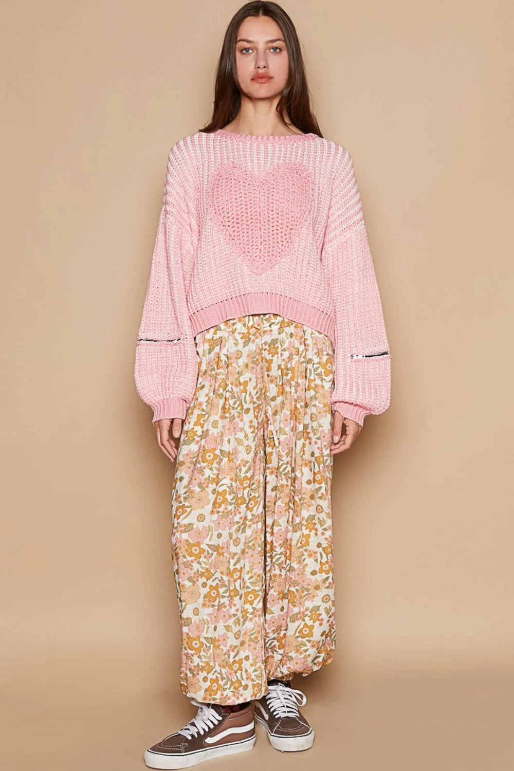 Simone | Round neck sweater with heart patch and zip and pointed sleeves - Image 4