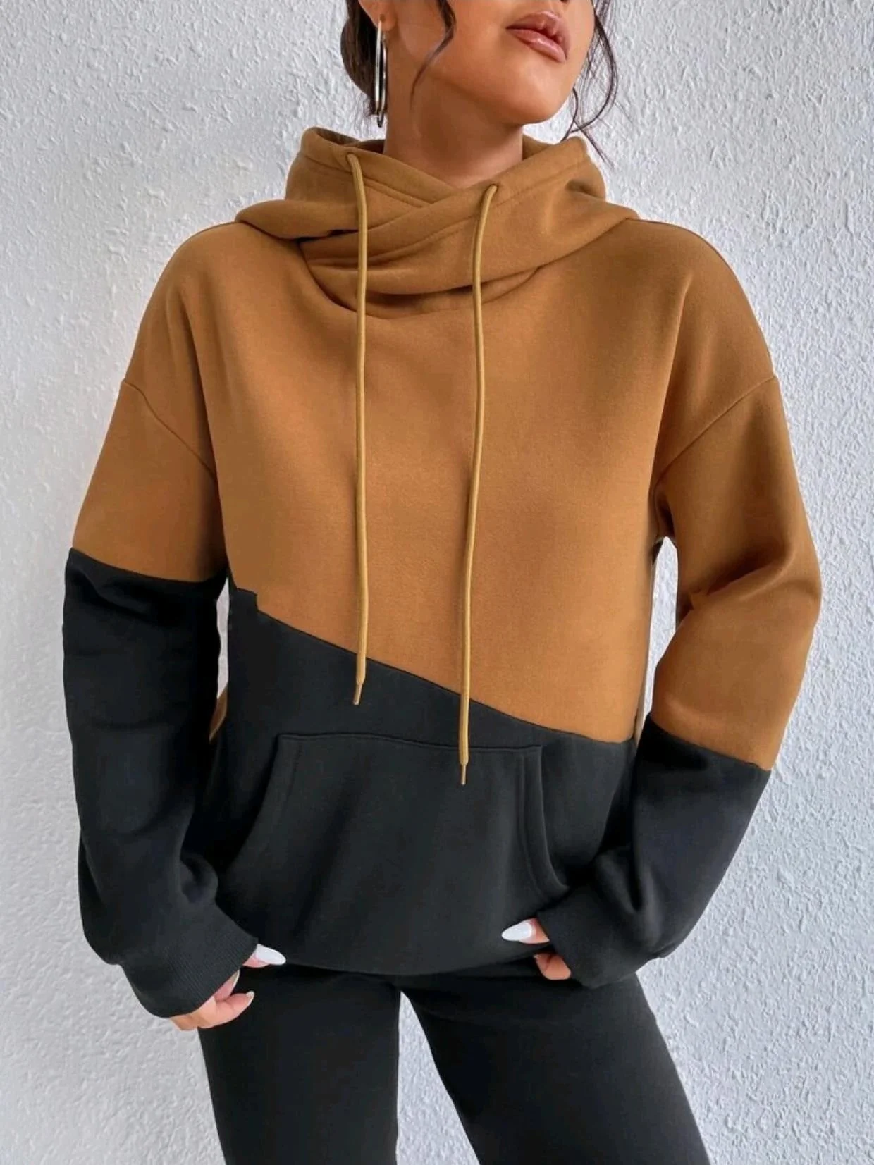 Soledad | Stylish and elegant winter hoodie - Image 2