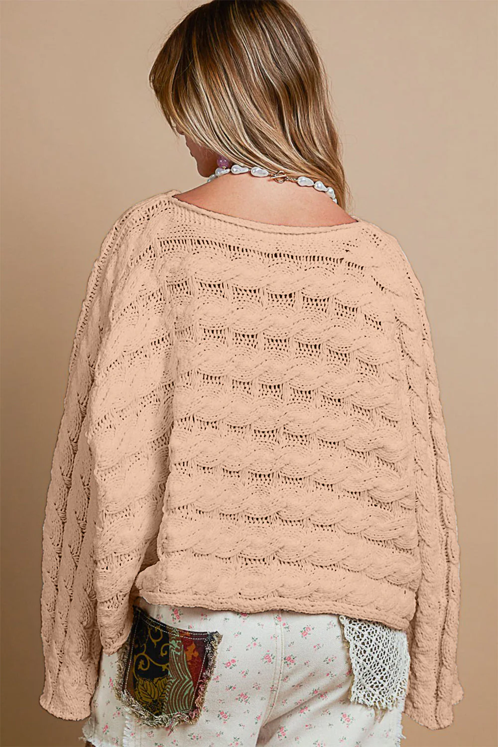 Solveig | Short sweater with a crew neck and cable knit - Image 2