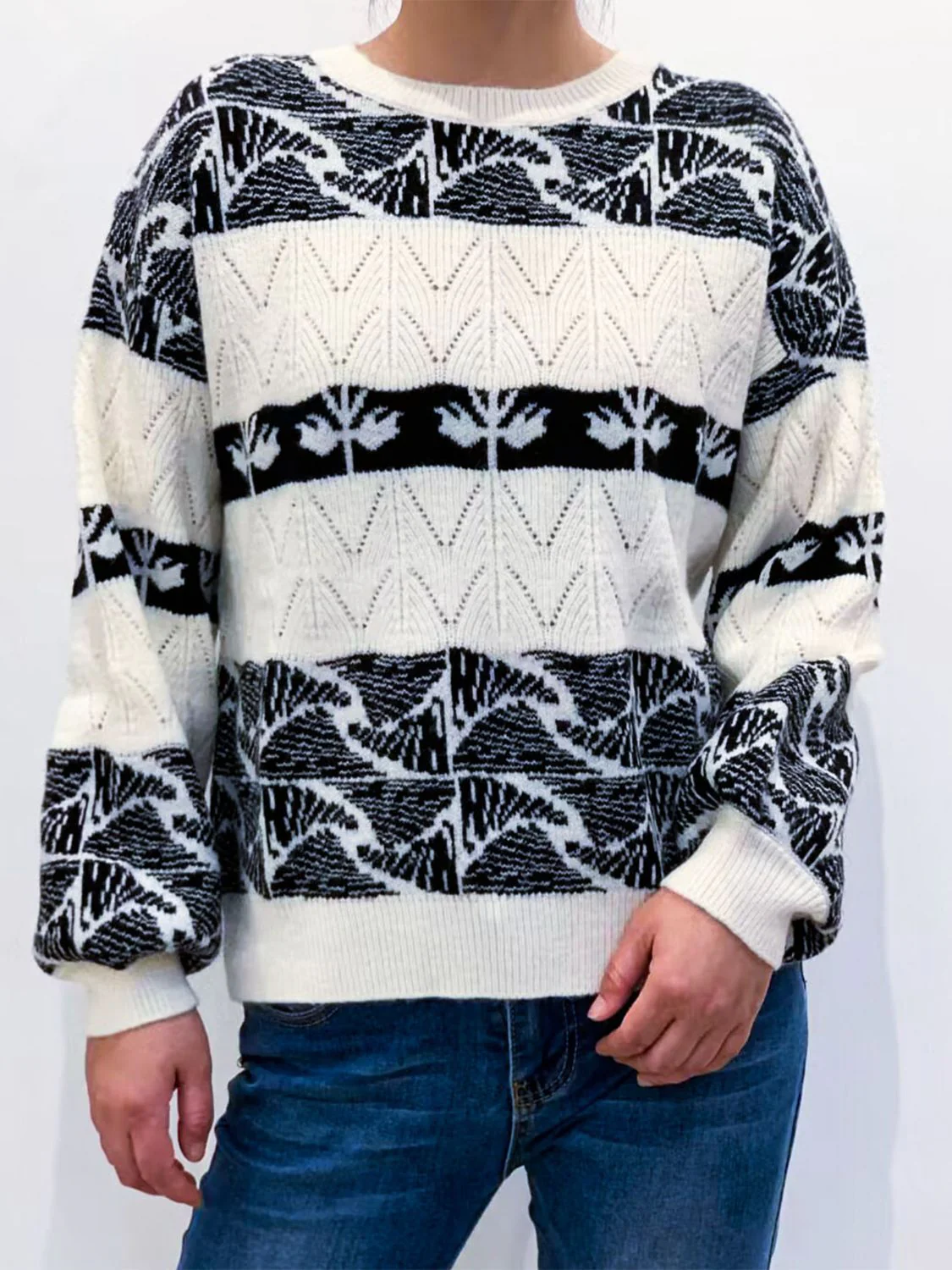 Tatjana | Color block sweater with a crew neck and dropped shoulders - Image 3