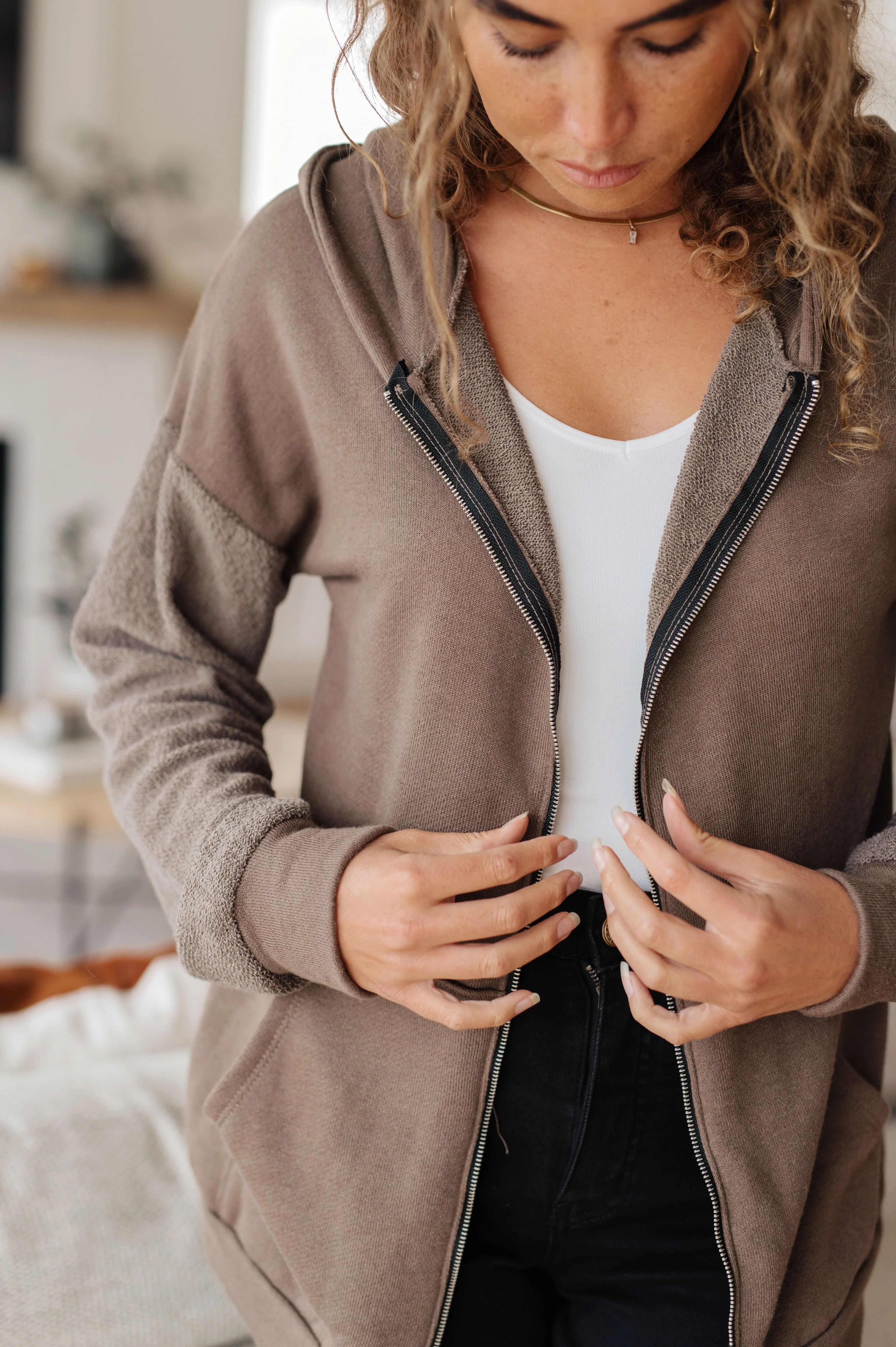 Tatjana | On And On zip hoodie - Image 10