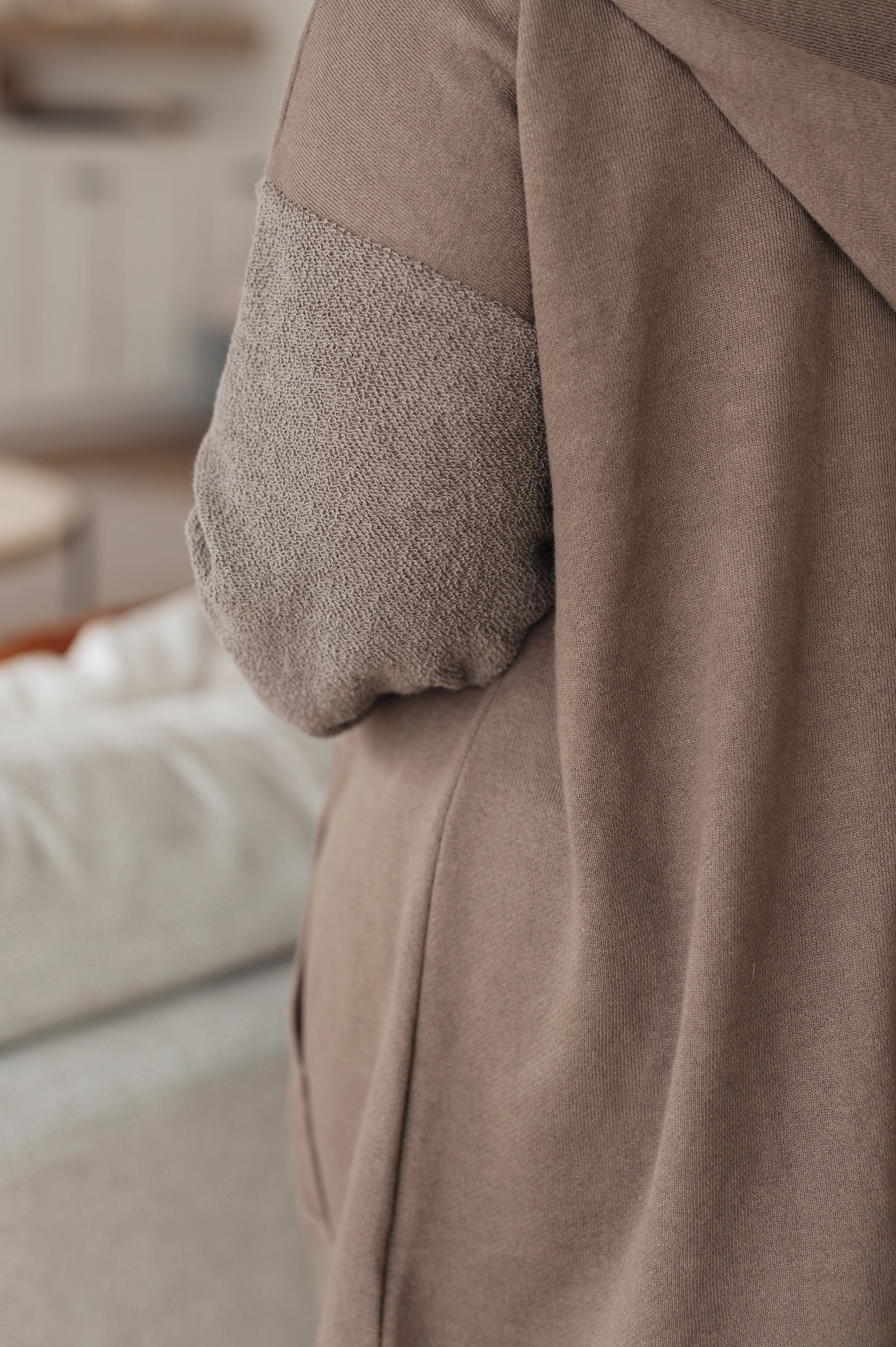 Tatjana | On And On zip hoodie - Image 9