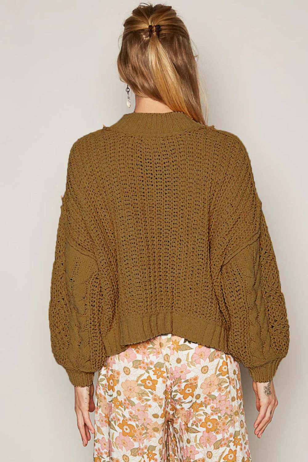 Teresa | Sweater with stand-up collar and cable knit - Image 2