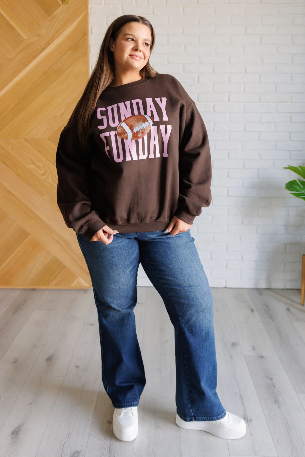 Teresa | Sweatshirt with Sunday Funday graphic - Image 2