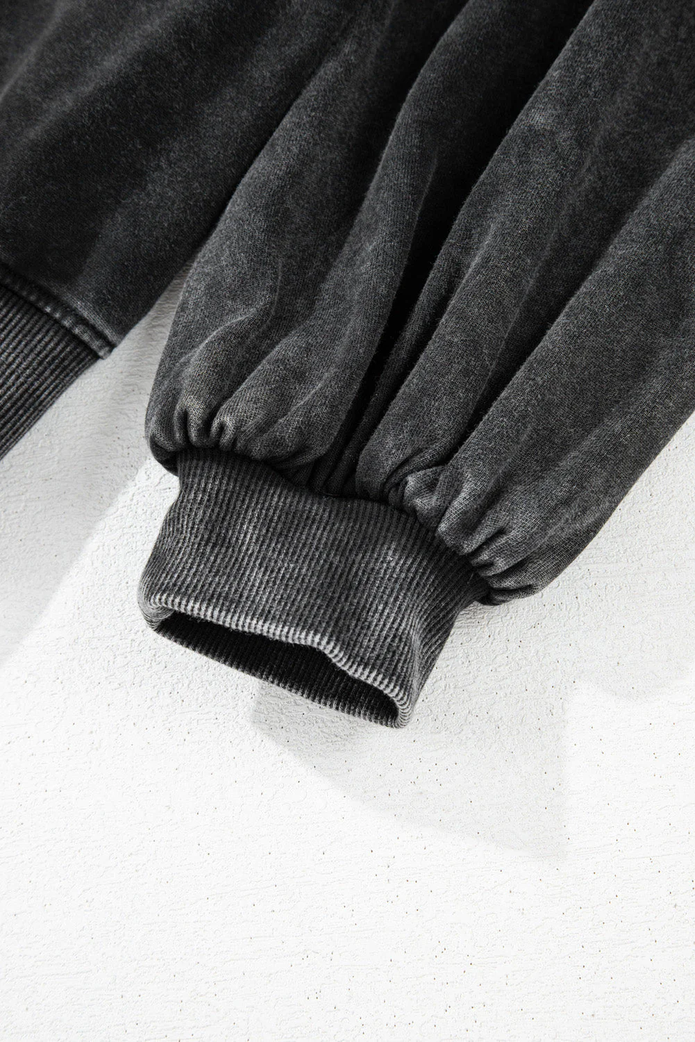 Valeria | Oversized sweatshirt with buttons and balloon sleeves - Image 14