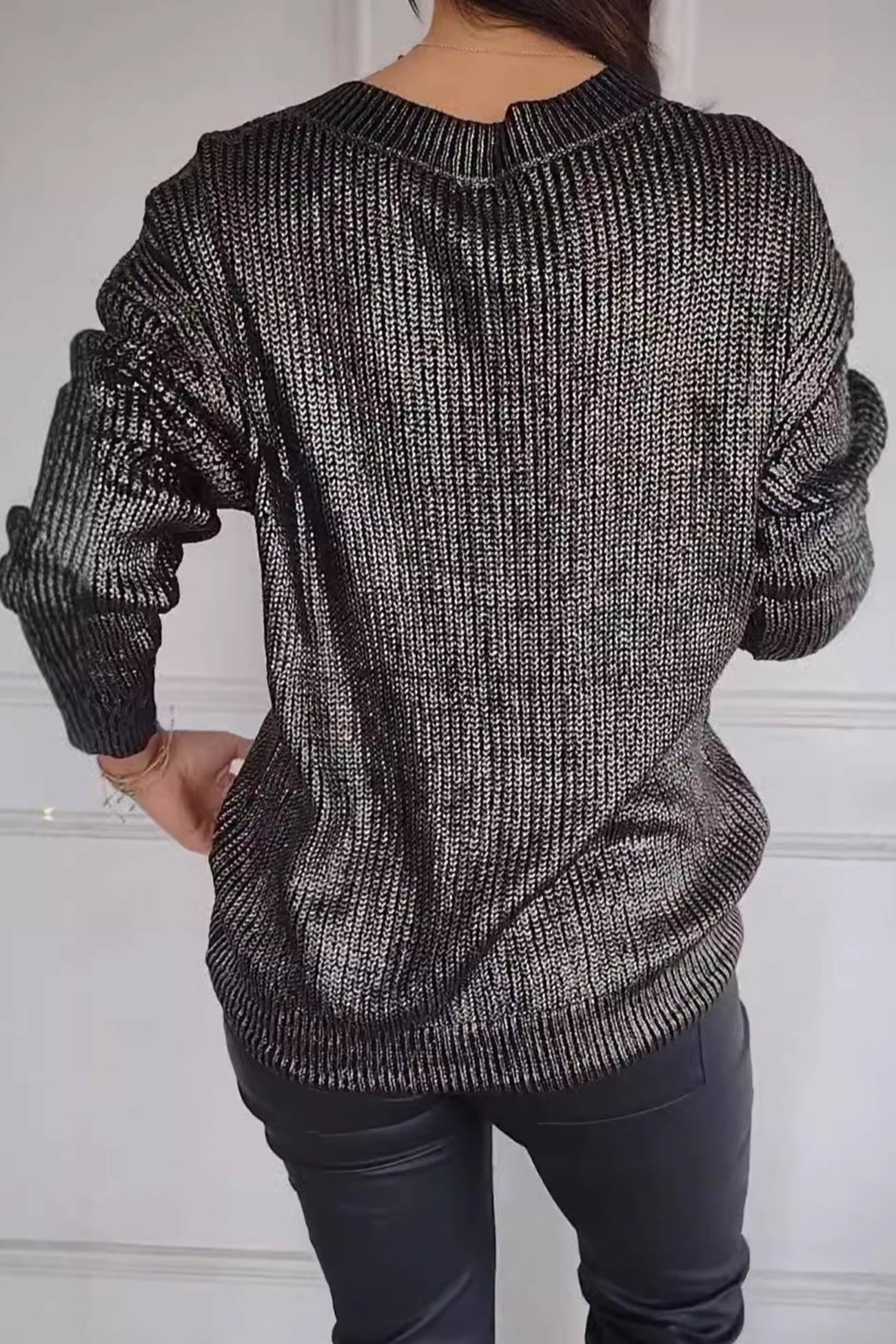 Victoria | Light silk sweater with V-neck - Image 2