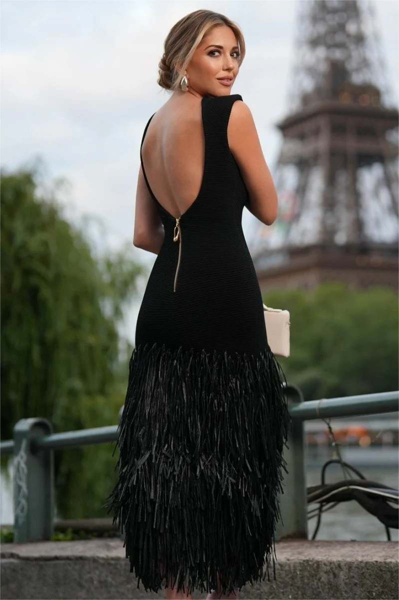 Wendy® | Backless Midi Dress In Knitted Fabric With Tassels - Image 4