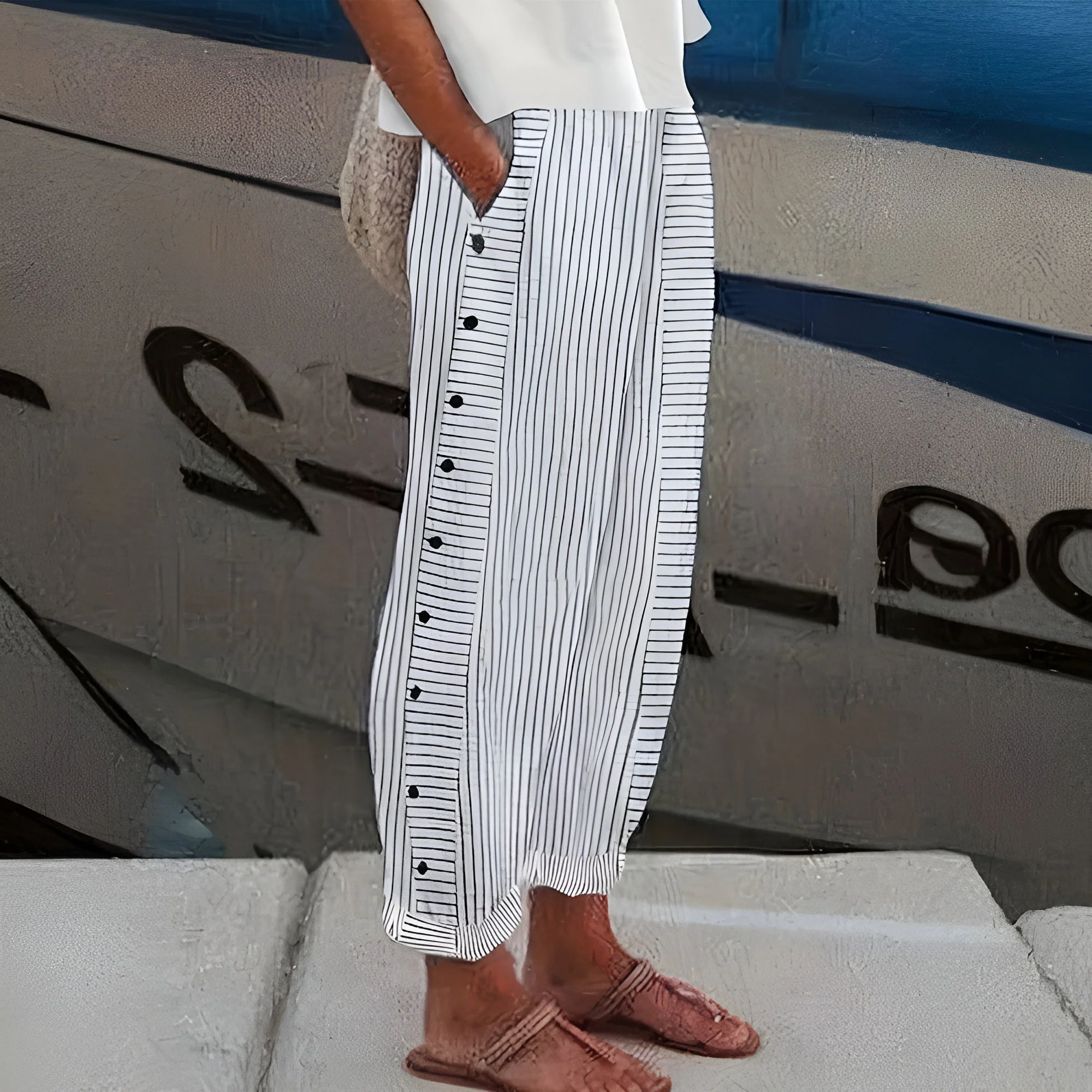 Yara® | Timeless women's linen trousers - Image 3