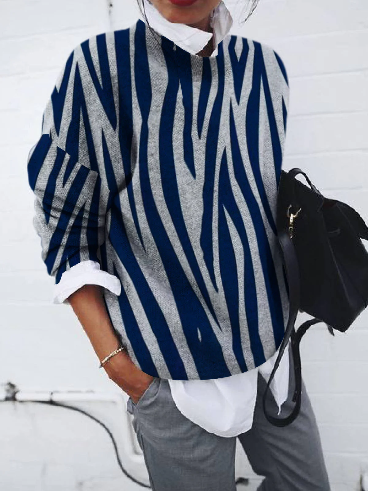 Yolante | Modern and comfortable sweater - Image 4