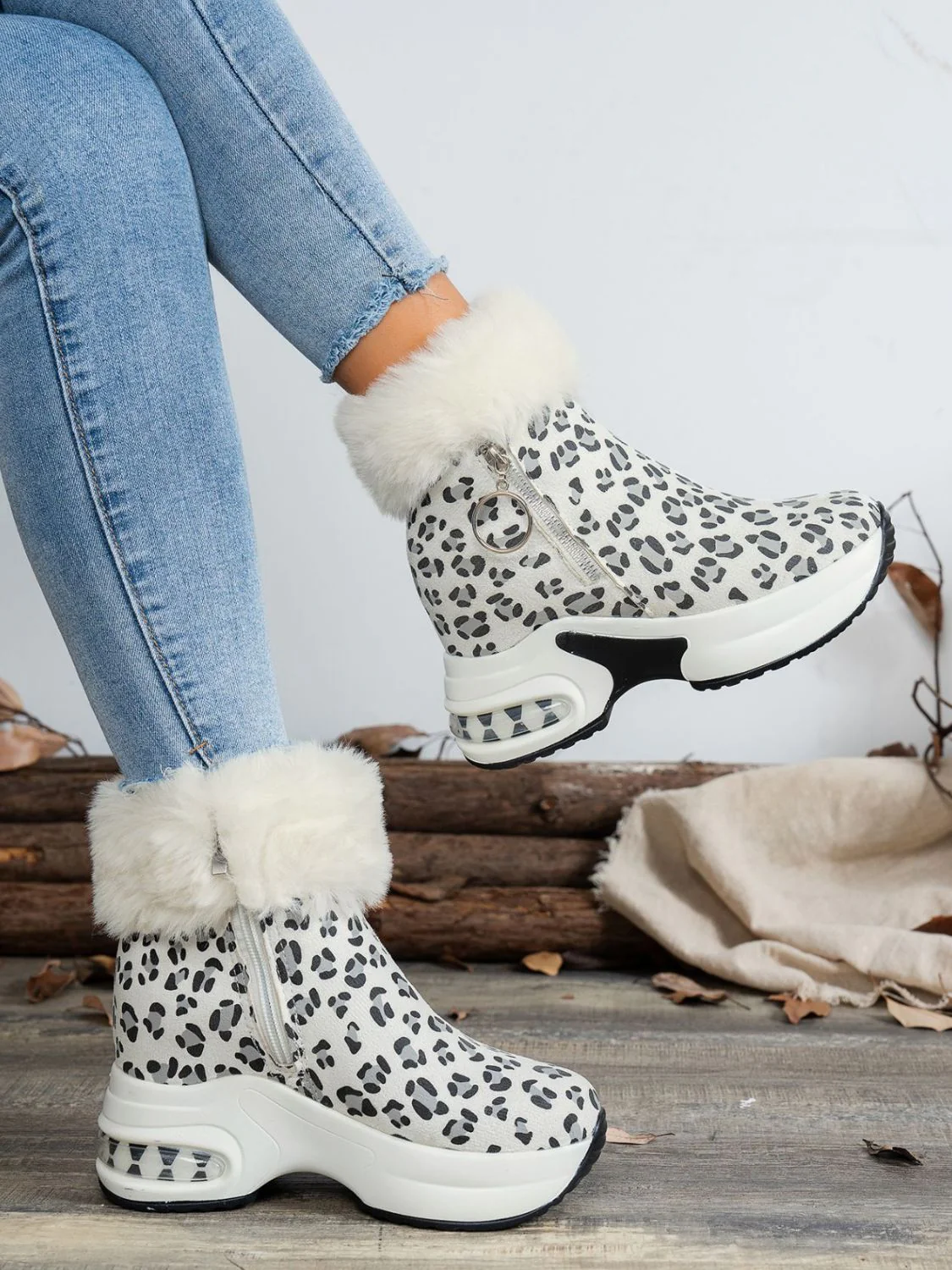 Sara | Leopard platform boots with side zip - Image 8