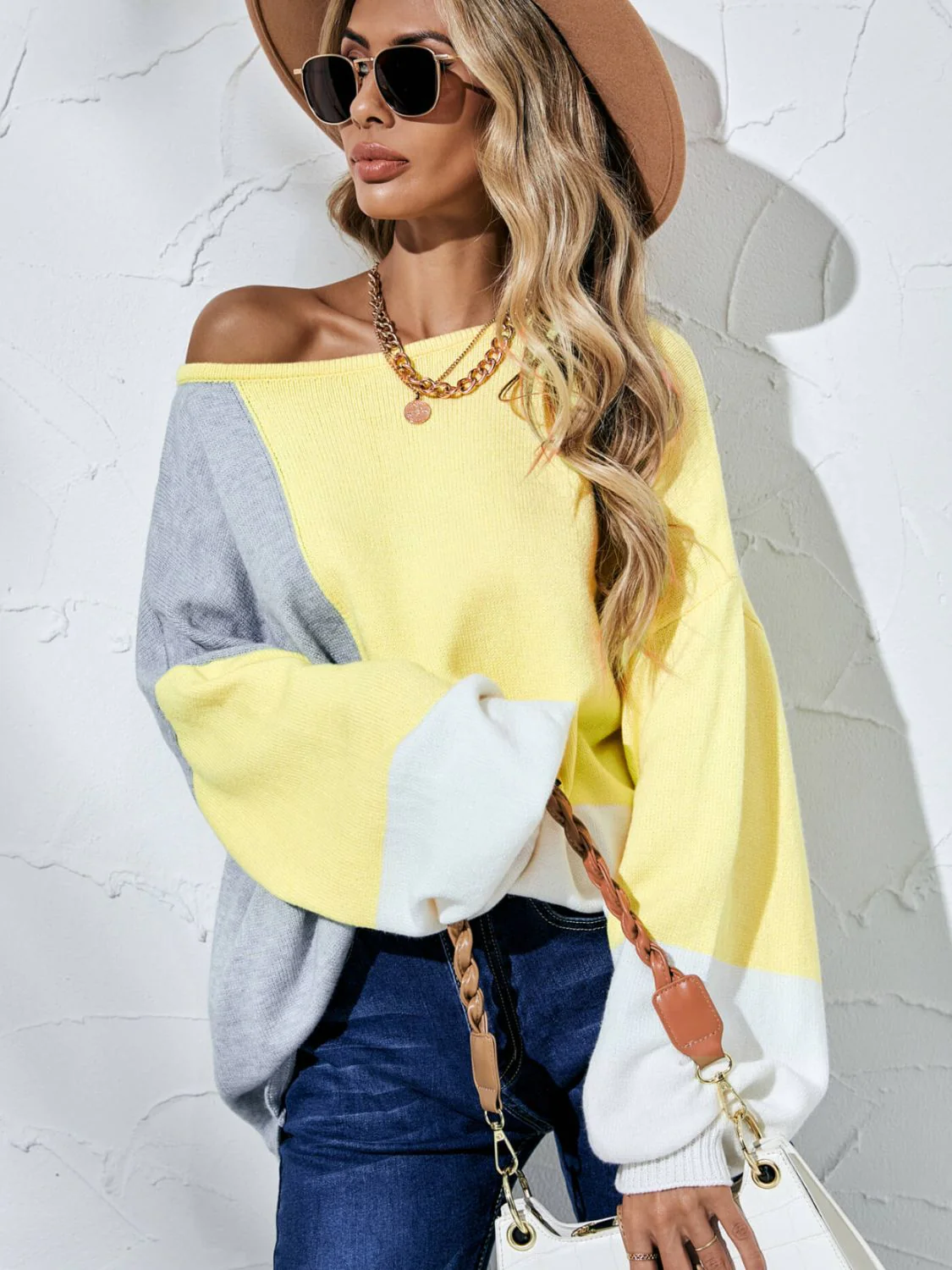 Sara | Timeless and stylish winter sweater - Image 3